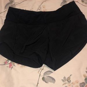 Black Lululemon speed up shorts 2.5